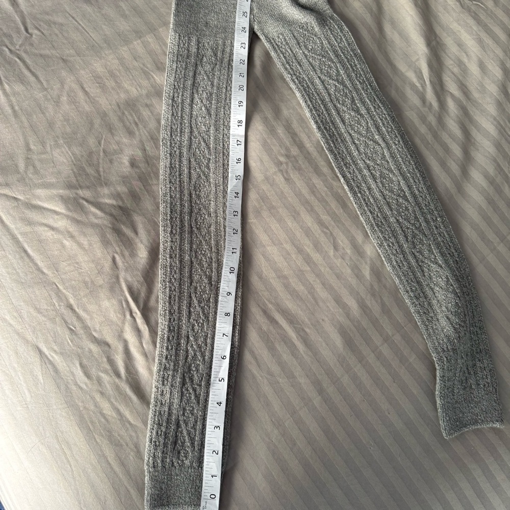 Uniqlo Heattech Cable Knit Leggings - Picture 7 of 7